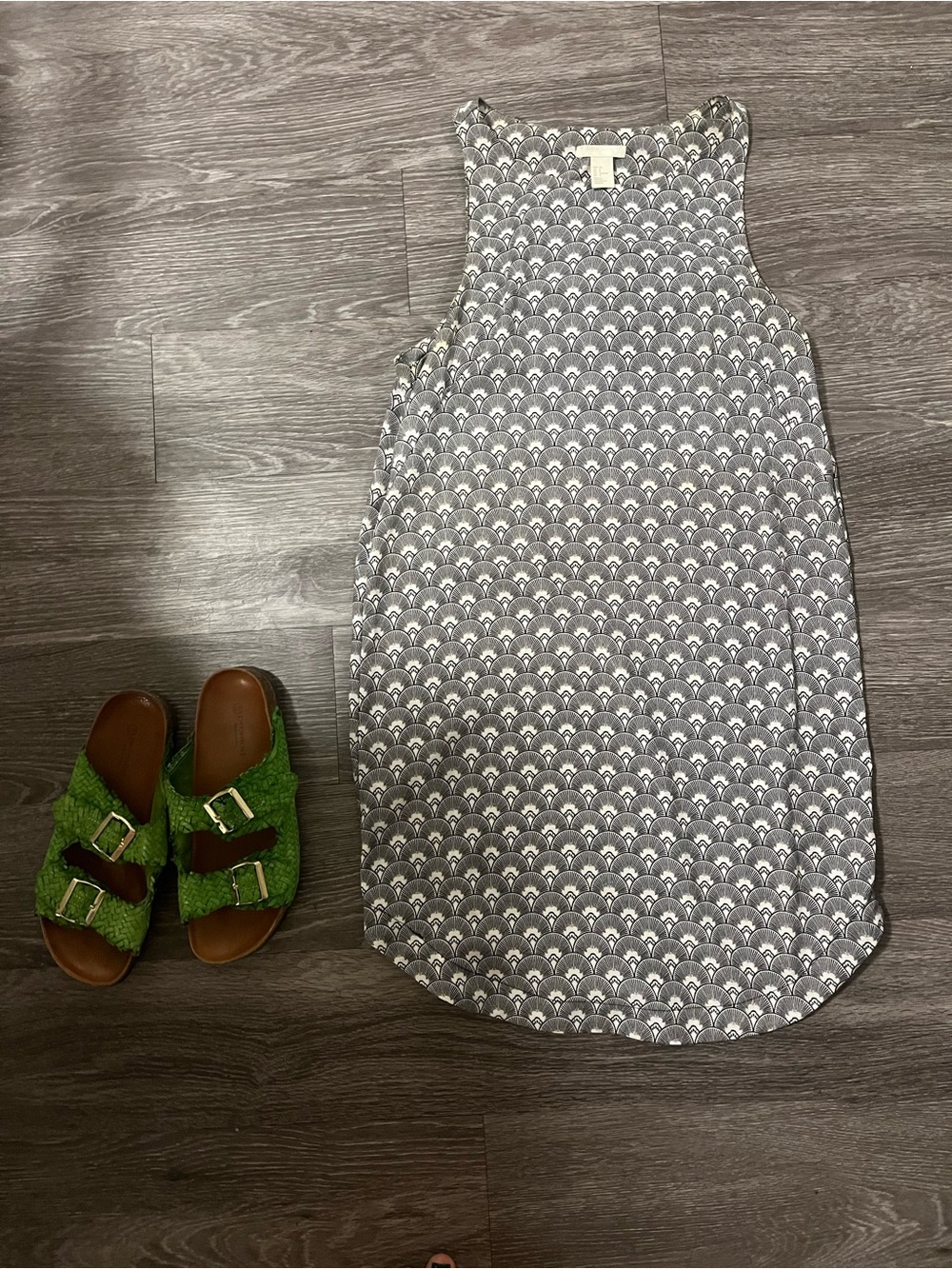 H&M sz 8 dress SUPER THIN PERFECT FOR SUMMER!!! ☀️🥵